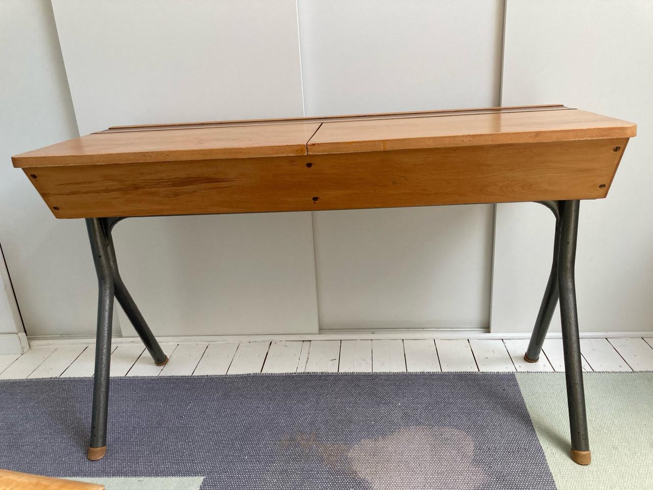 Superleuk vintage lessenaartje