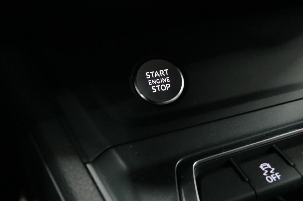 Audi Q3 1.5 tfsi | stoelverw. | trekhaak | pdc |