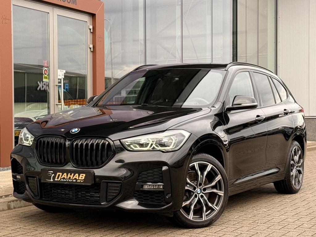 BMW X1 xdrive25e high executive m-sport | led | afn trekhaak | stoelverwarm