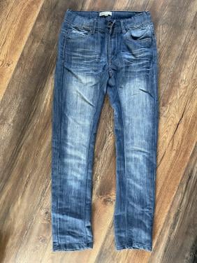 Nette Jongens broek Maat 152