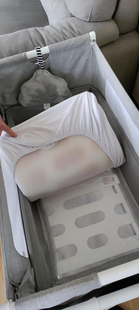 SnüzPod4 co-sleeper + accessoires