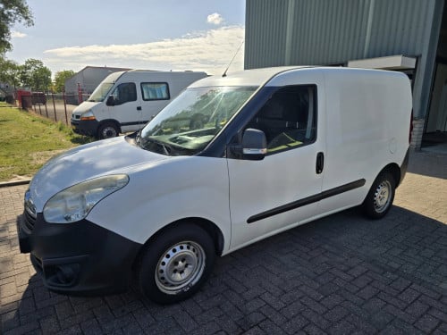 Opel Combo 1.3 CDTI EcoFlex uit 2013.