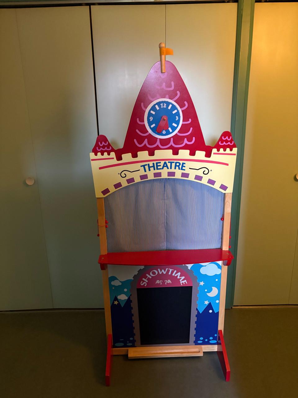 Poppenkast met poppen