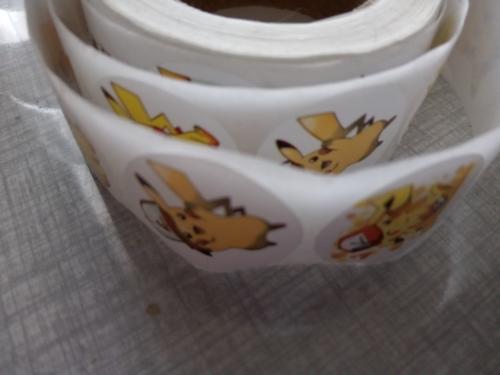 Ruim 400 stickers pokemon