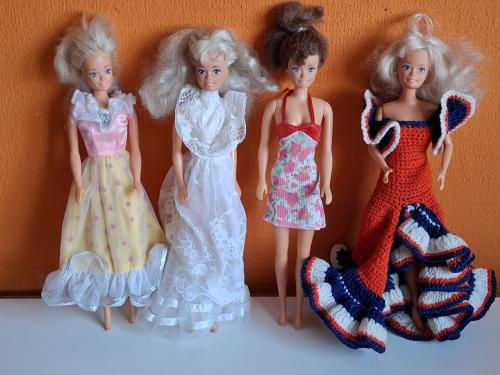 4 Barbies van Lucky 1887