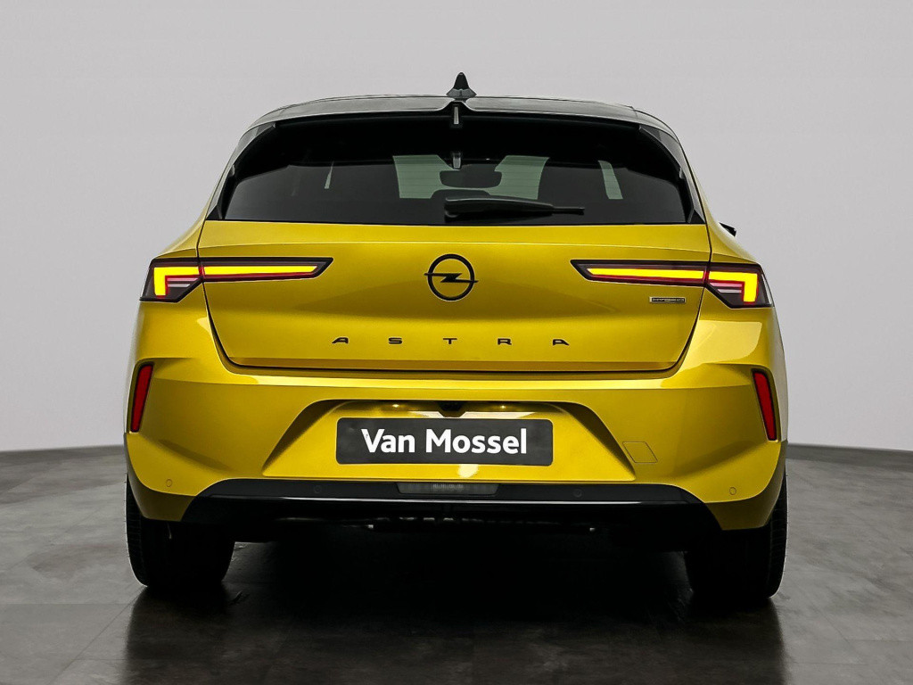 Opel Astra 1.6 turbo plug in hybrid ultimate | voorraadmodel | snel rijden 