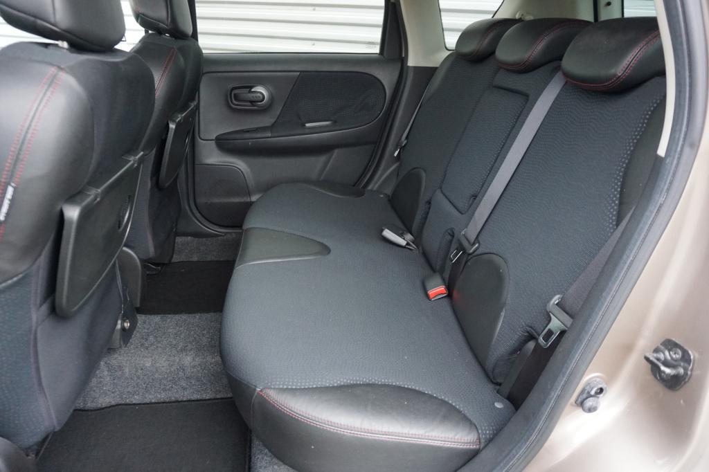 Nissan Note 1.6 tekna airco / navi / cruise / parkeersens. / trekhaak / eek