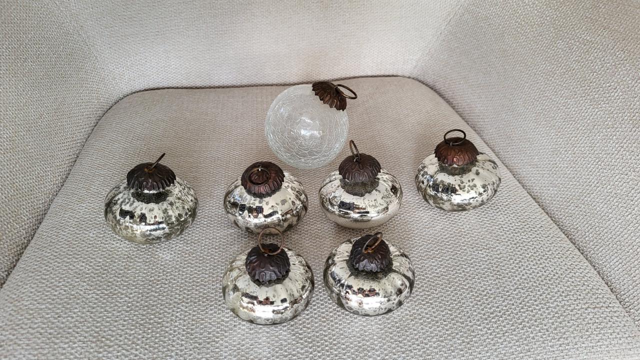 Set v 7 vintage kerstballen kwik glas + craquelé