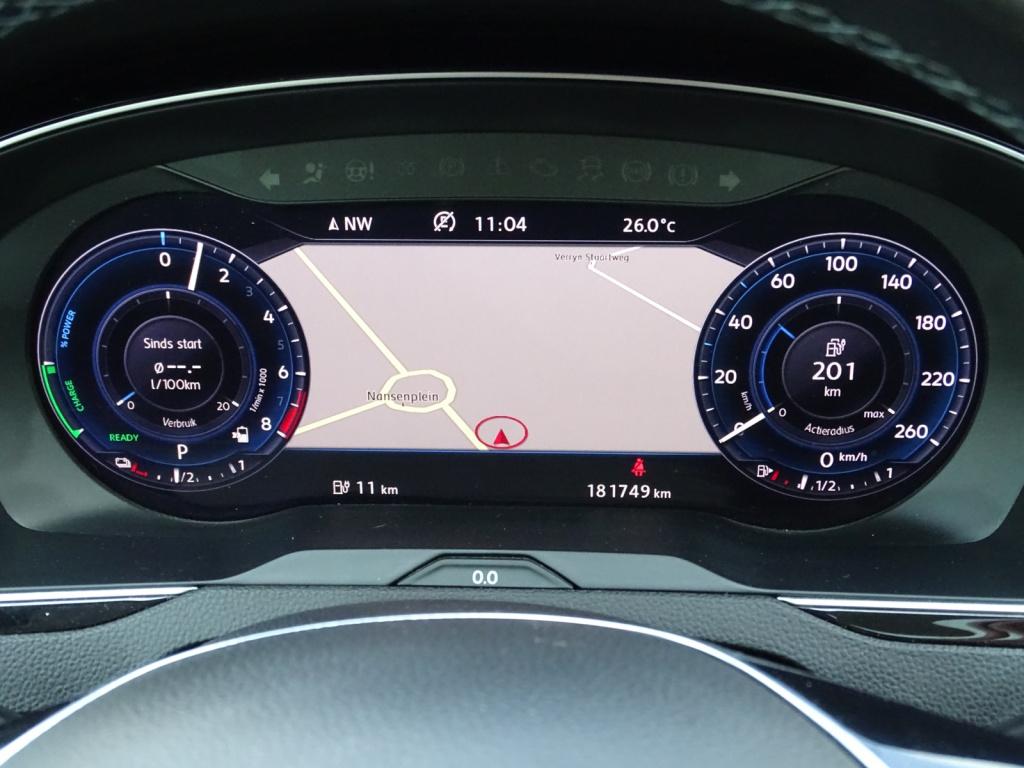 Volkswagen Passat variant 1.4 tsi gte connected series plus | pano | trekha