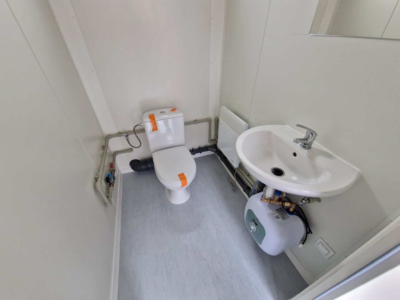Nieuwe 6x3m kantoorunit / uitvoerderskeet met keuken en wc