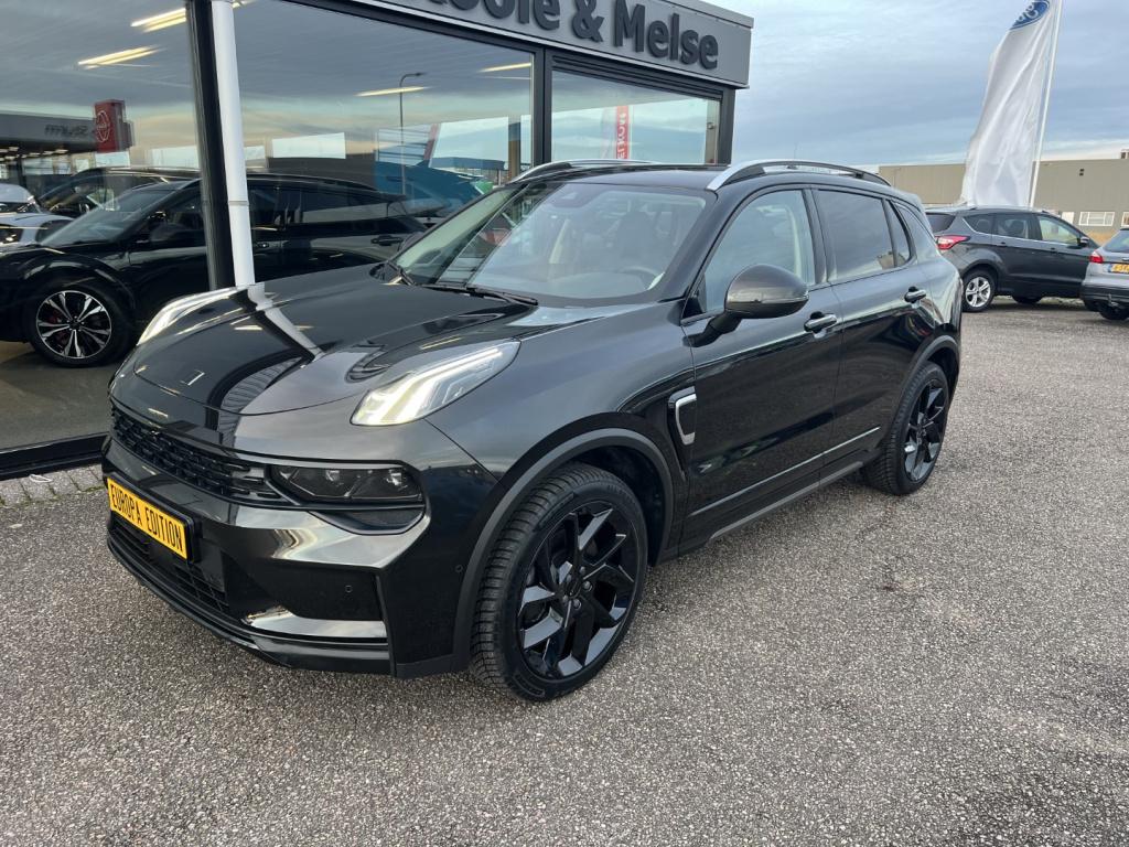 Lynk & Co 01 1.5 261pk phev black edition pano dak , 360gr camera , carplay