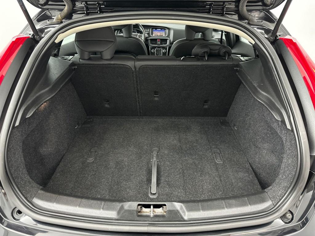 Volvo V40 t3 153pk nordic+ standkachel| navi| cruise| climate| oncall| 17''