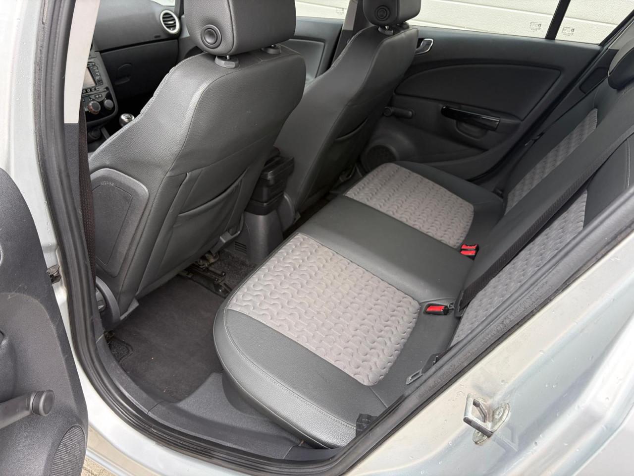 Opel Corsa 1.4-16V Cosmo