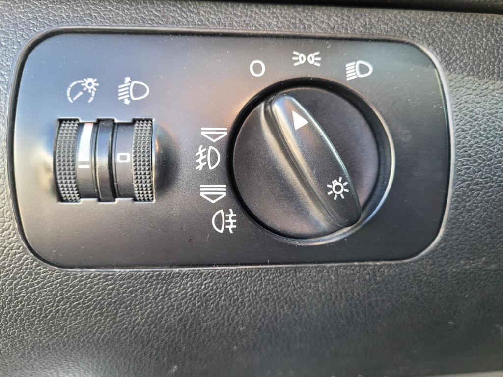 Seat Toledo 1.6-16v sport / dit is de meeneemprijs/