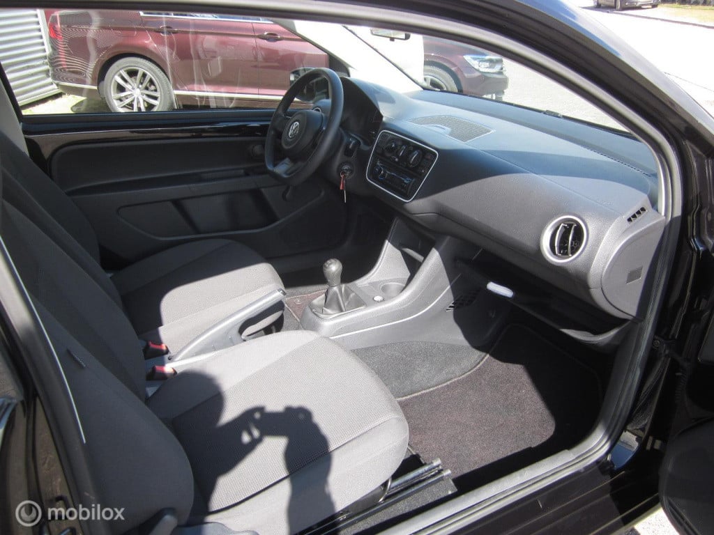 Volkswagen UP! 1.0 move up! airco/stuurbekr/nieuwe apk/nap/goedkoop rijden!