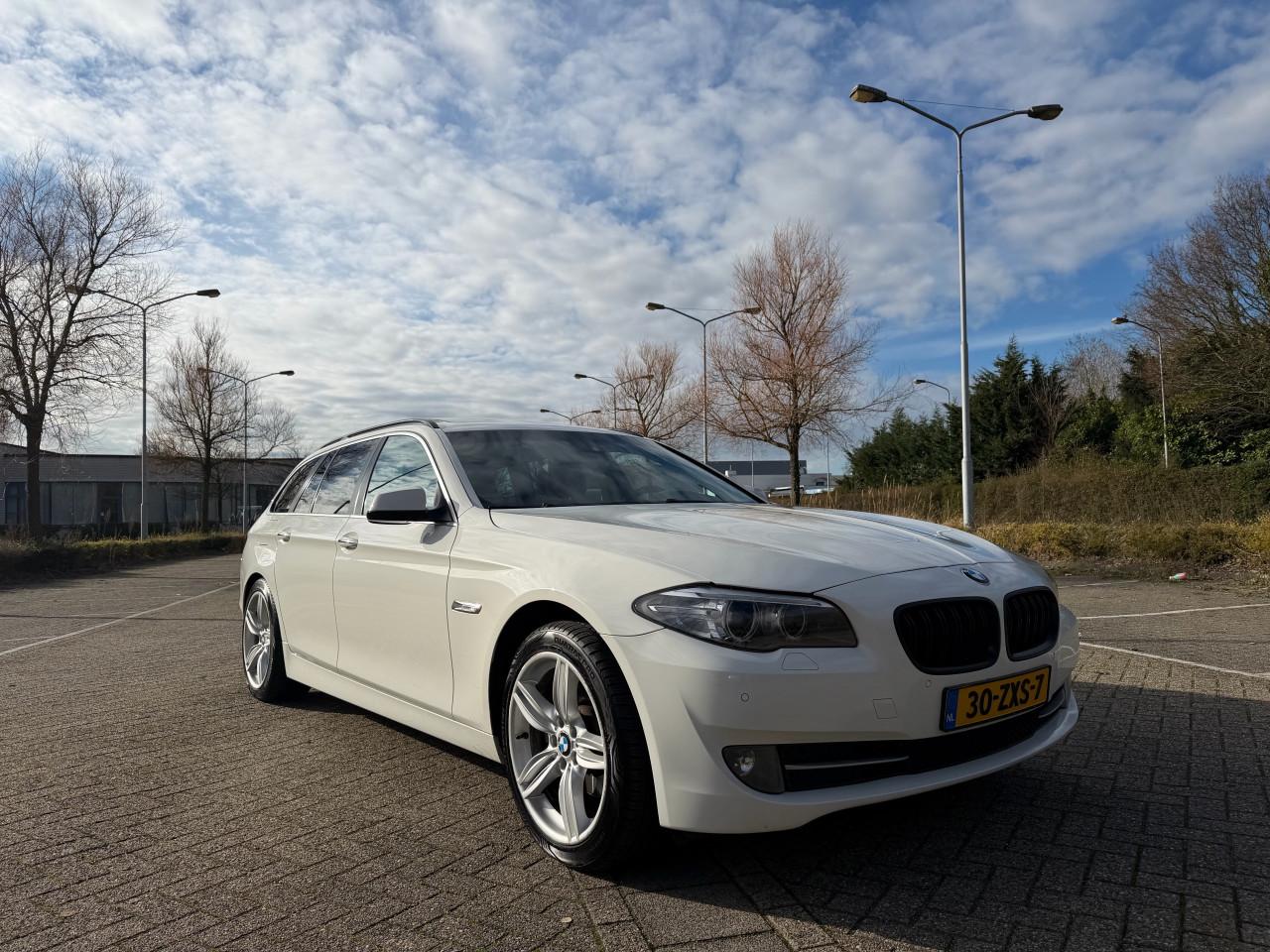 BMW 523i 3.0 6-Cilinder High Executive | Apk | Navi | Cruise | Pdc