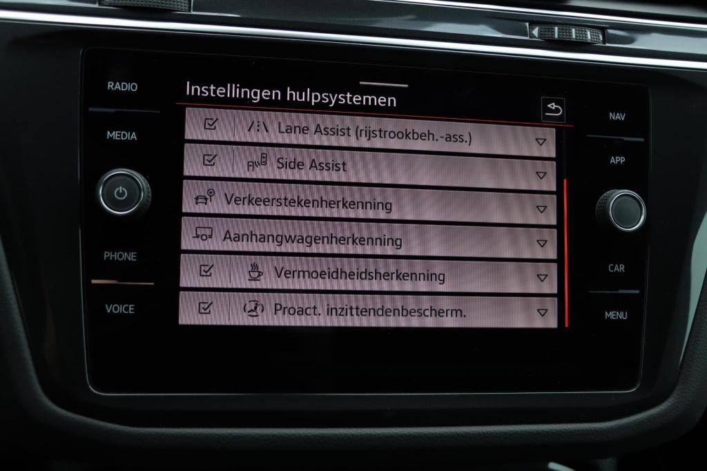 Volkswagen Tiguan 1.4 tsi ehybrid r-line business 245pk dsg6 | soh 98,6% |