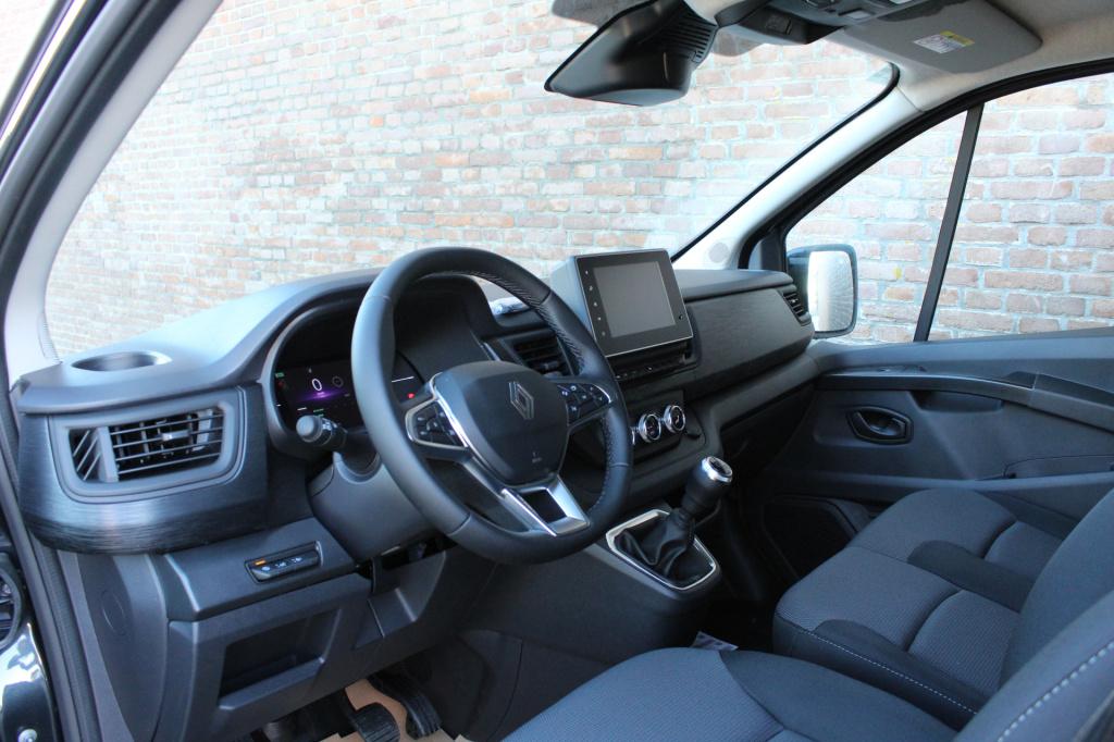 Renault Trafic 2.0 blue dci 130 t30 l2h1 advance - demo / camera