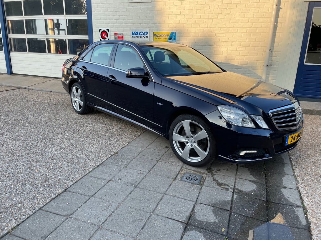 Mercedes-Benz E-Klasse e350 avantgarde / luchtvering