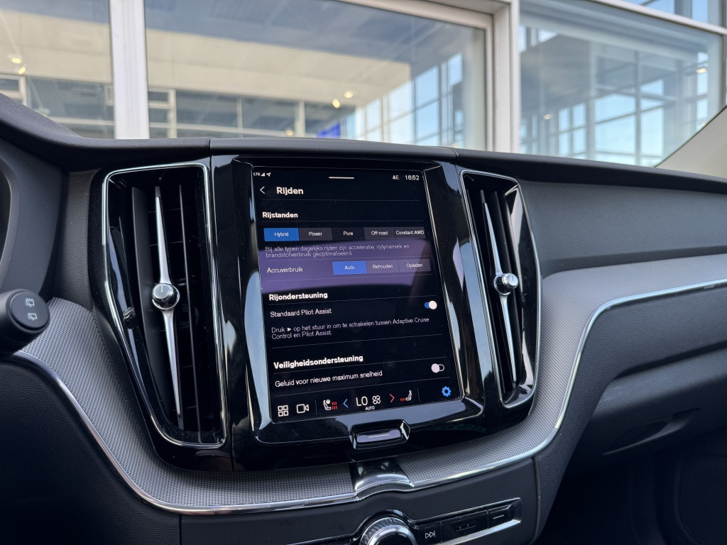 Volvo XC60 t6 398pk recharge plus dark| panodak| adap.cruise| trekhaak| 360