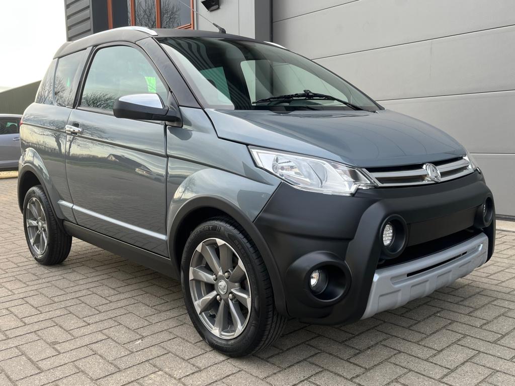 Aixam Crossline brommobiel premium in keurige staat