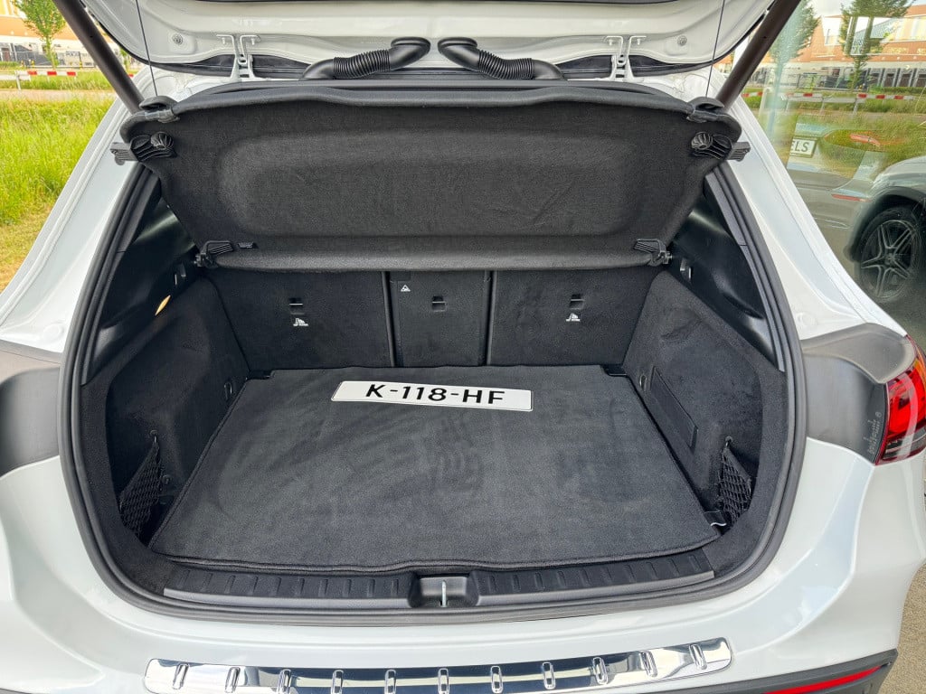 Mercedes-Benz Gla-klasse 200 business solution amg automaat /wegklapbare tr