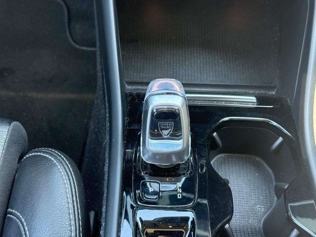 Volvo XC40 1.5 t5 recharge r-design