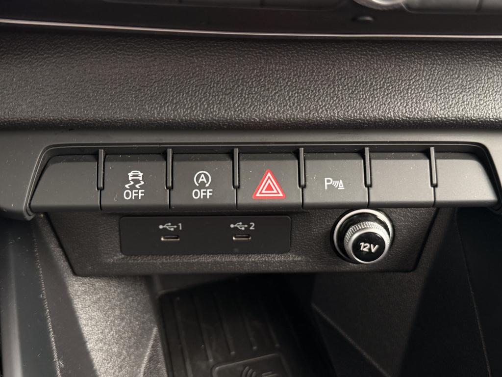Audi A1 Sportback 25 tfsi pro line | apple carplay | lane assist | 18 inch 