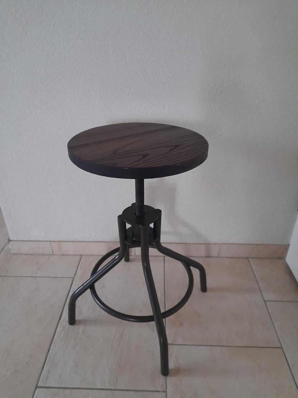 Vintage draai kruk (in hoogte verstelbaar (in goede nette staat)
