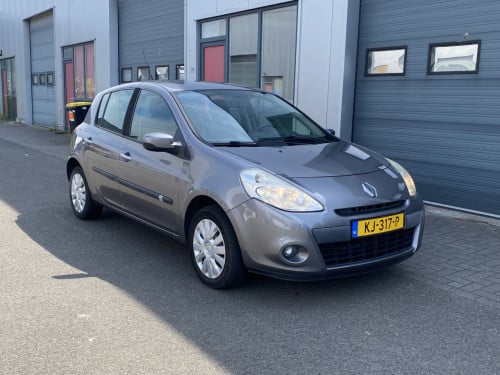 Leuke Renault Clio (2011-175000km) voor leuk prijsje!