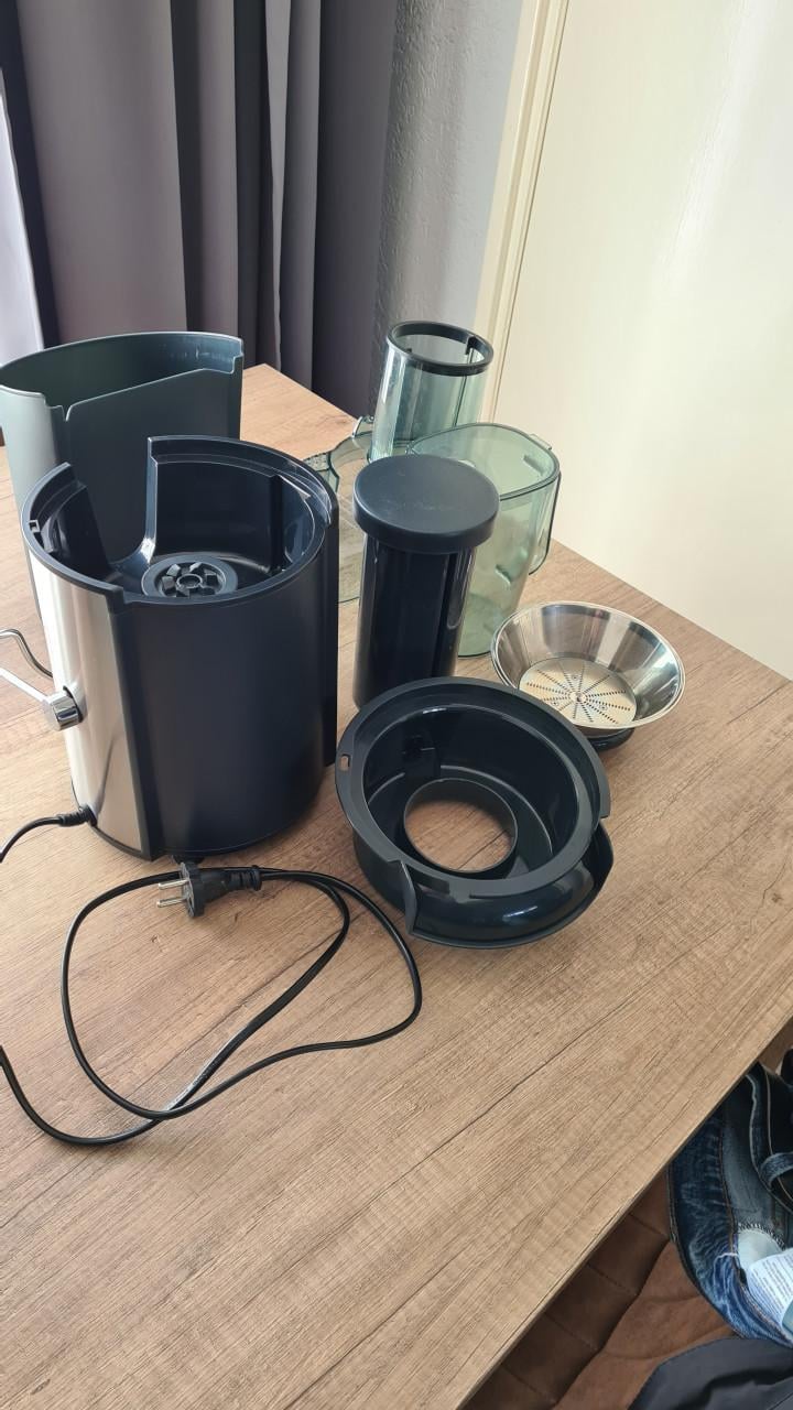 QUIGG- Sapcentrifuge 220V- 800W in zeer goed staat-compleet