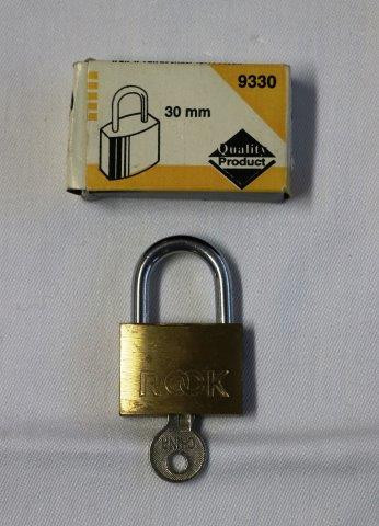 Hangslotjes 01.Messing handslot Met doosje Model: 9330/20331 Code: 8 711938