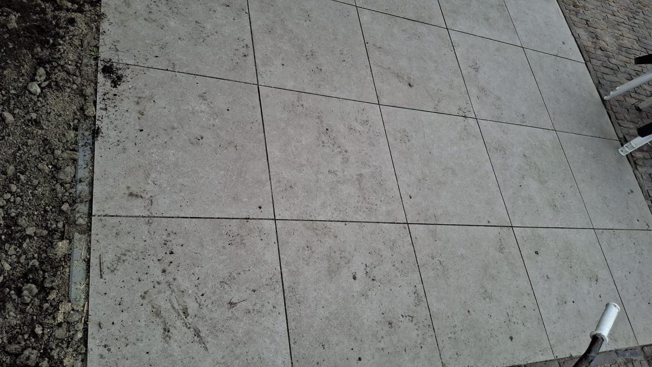 Nieuwe keramische terras/tuintegels