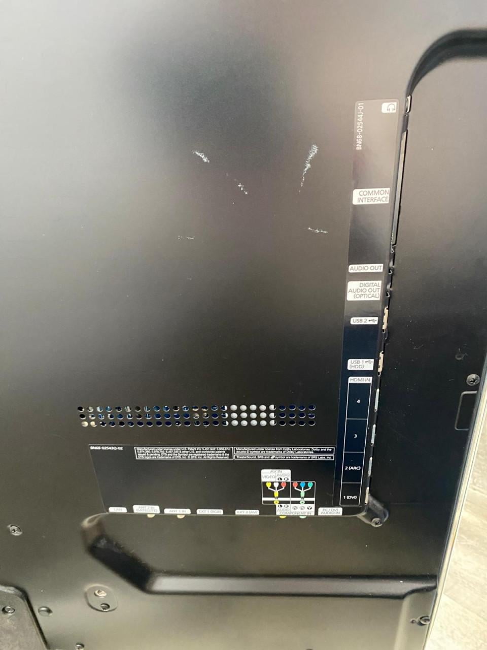 40 inch Samsung tv (Samsung UE40C8700)