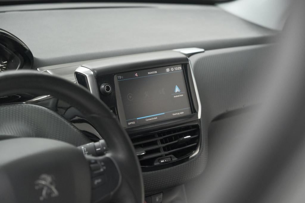 Peugeot 208 puretech 82 signature | parkeersensoren | apple carplay | navig