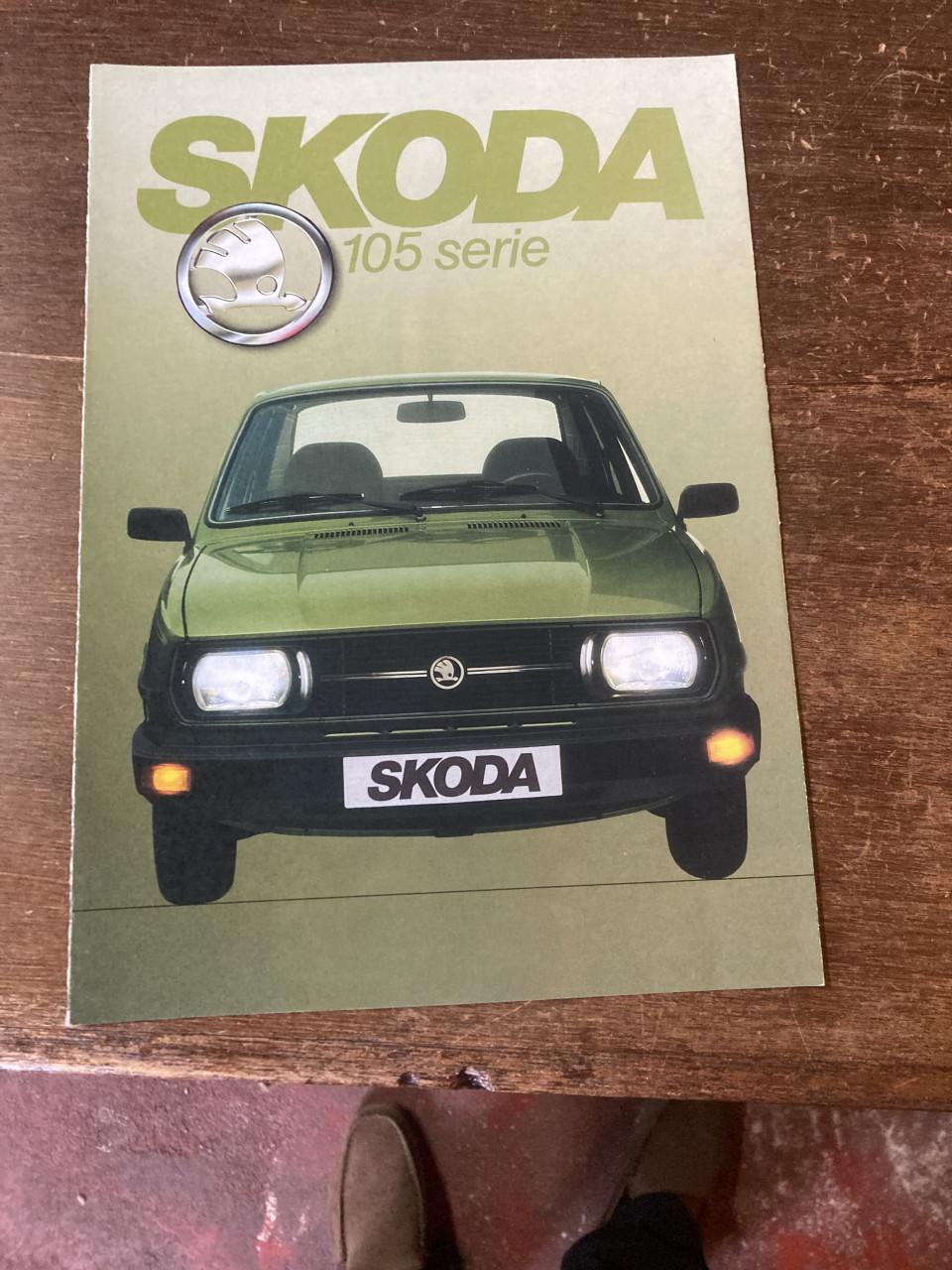 Gevraagd oude autofolders ,vrachtwagens en bromfiets e.d.