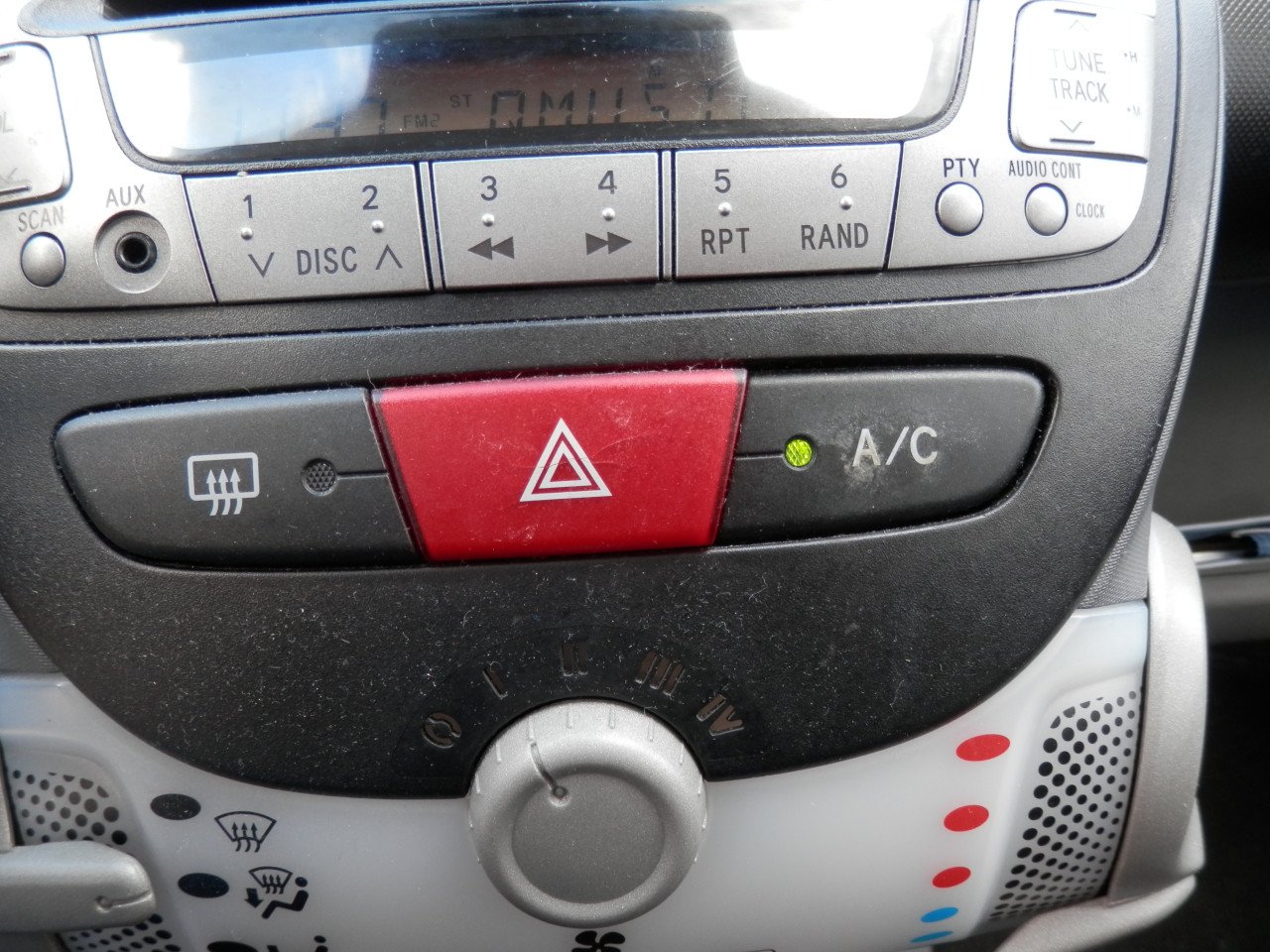 Auto Garant Biedt Aan: Peugeot 107 1.0 XS