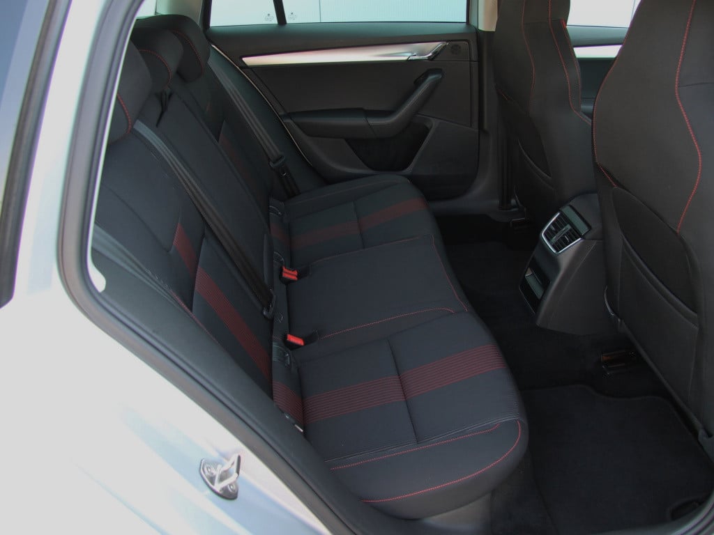 Skoda Octavia combi 1.0 tsi 116pk dsg style sport | kuipstoelen