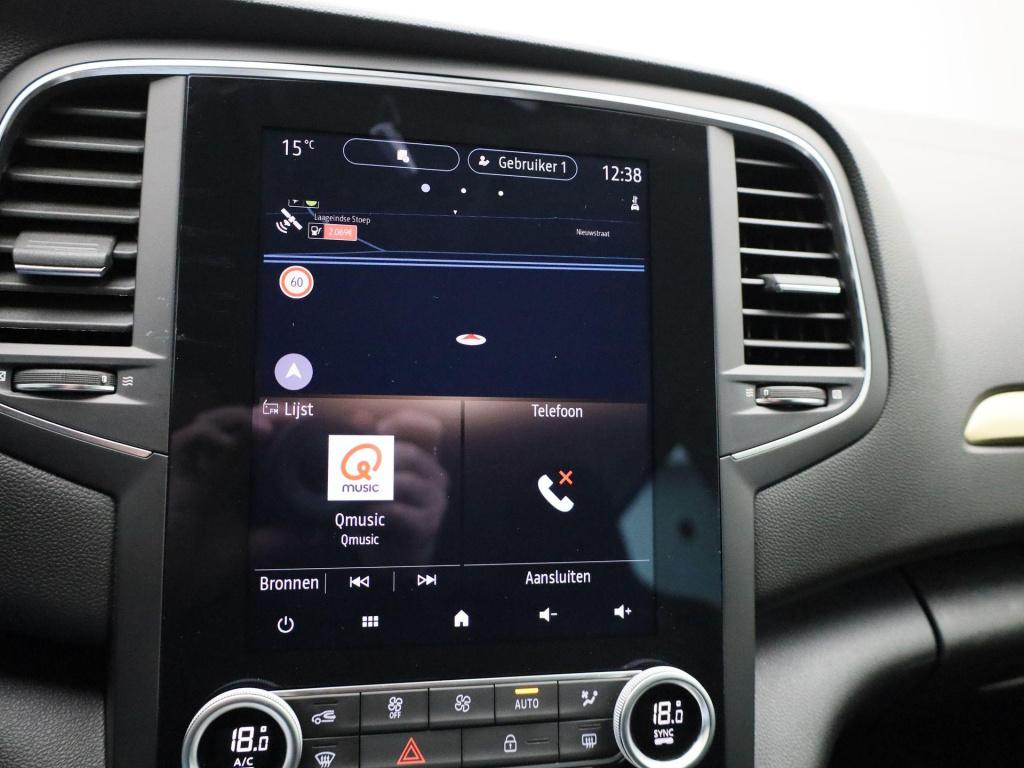 Renault Megane E-tech estate 1.6 plug-in hybrid 160 e-tech engineered | phe