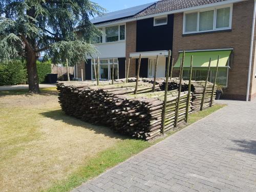 Weidepaaltjes 2,5 mtr lengte GEBRUIKT.