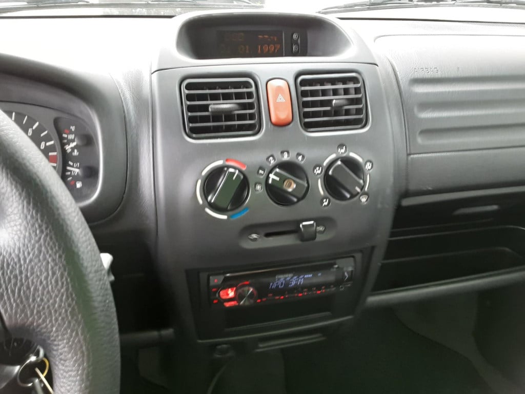 Opel Agila 1.2-16v elegance