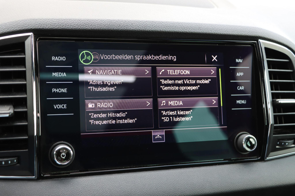Skoda Karoq 1.5 tsi sportline business 150pk dsg7