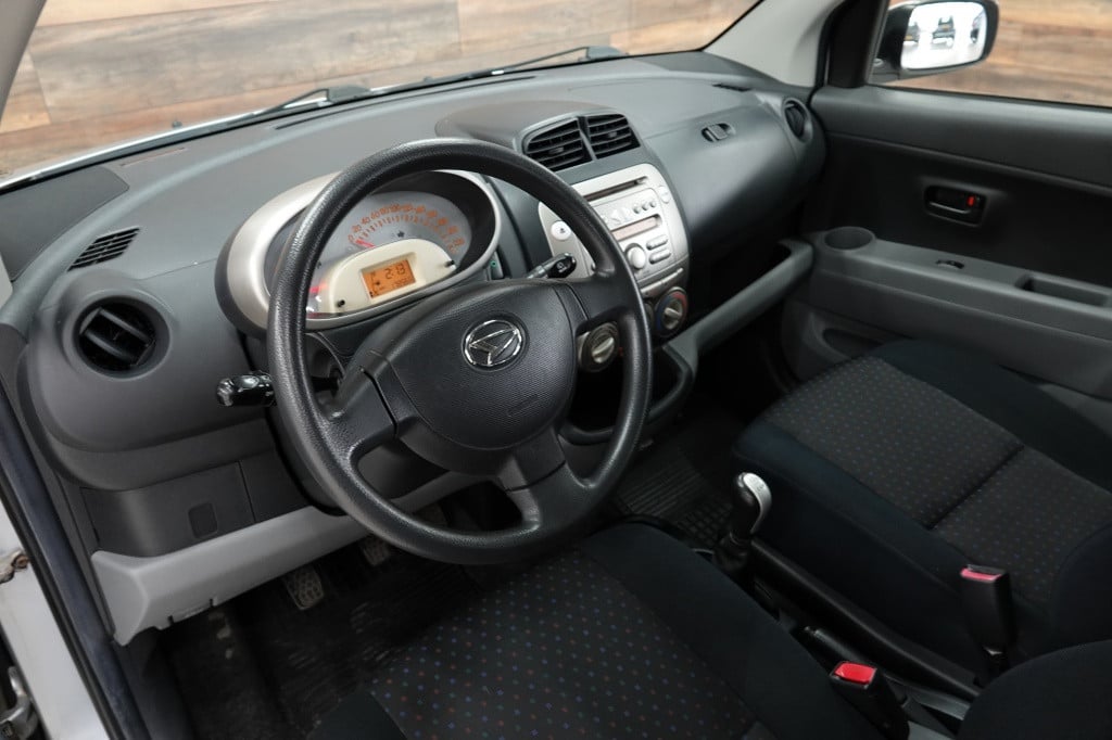 Daihatsu Sirion 2 1.0-12v premium | airco | aux |