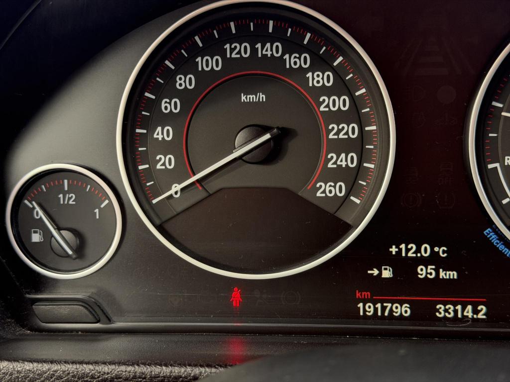 BMW 3-serie 318i luxury 360 head up led