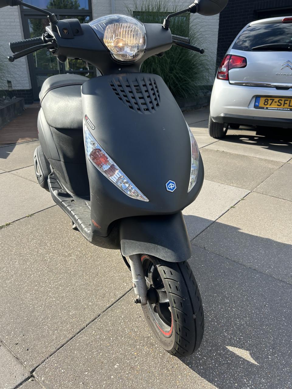 Scooter (Piaggio Zip 4-Takt 2023)