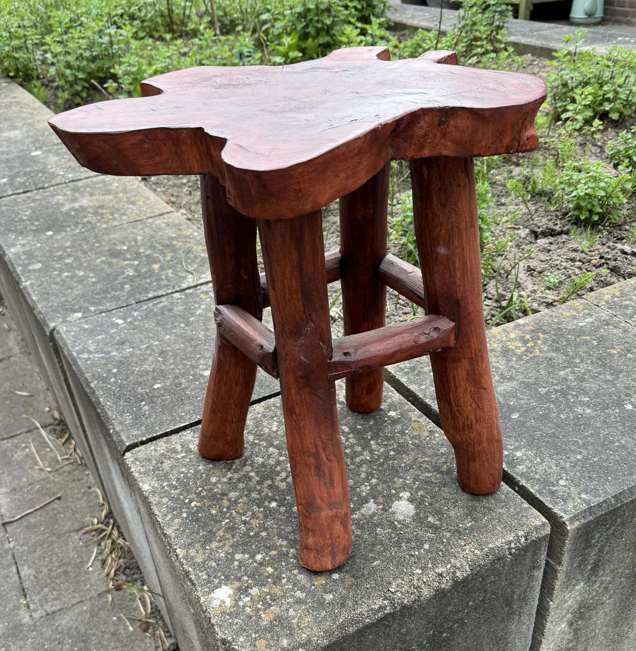 Kruk of bijzettafel Hout