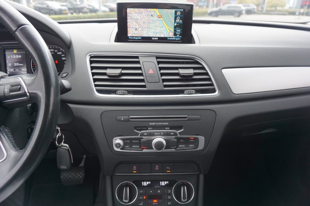 Audi Q3 1.4 tfsi cod adrenalin automaat - climate / navi / cruise / parkeer