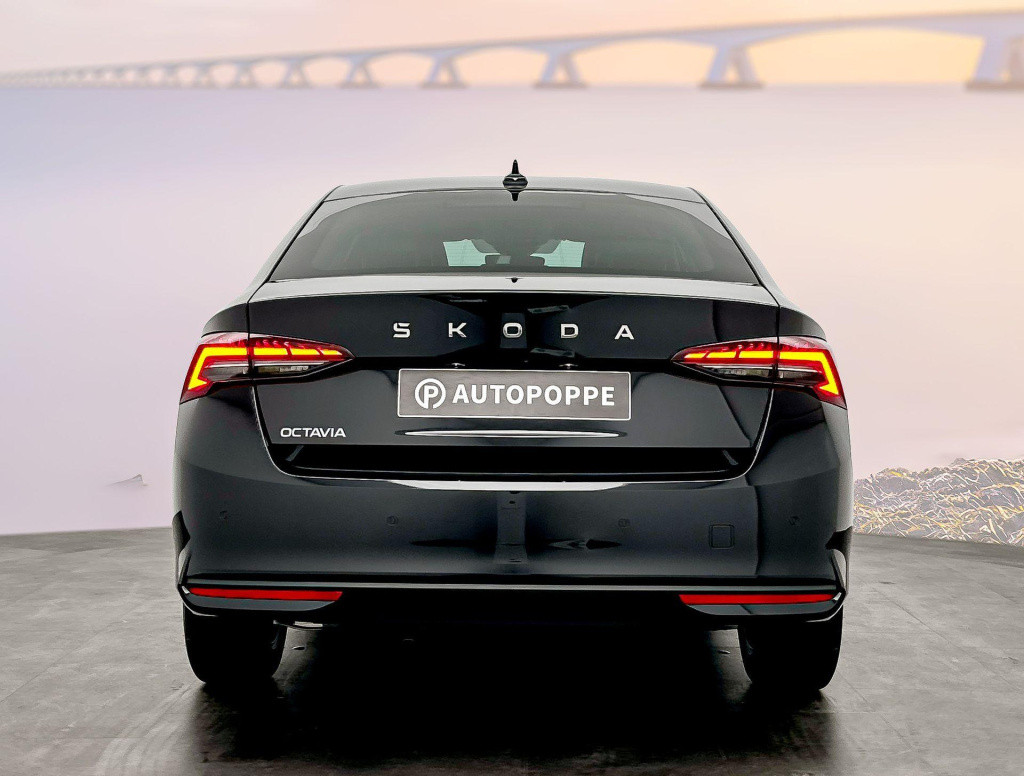 Skoda Octavia first edition 1.5 tsi m-hev 85 kw / 115 pk hatchba