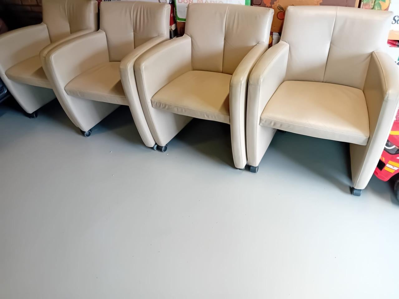 Leolux eetkamerstoelen