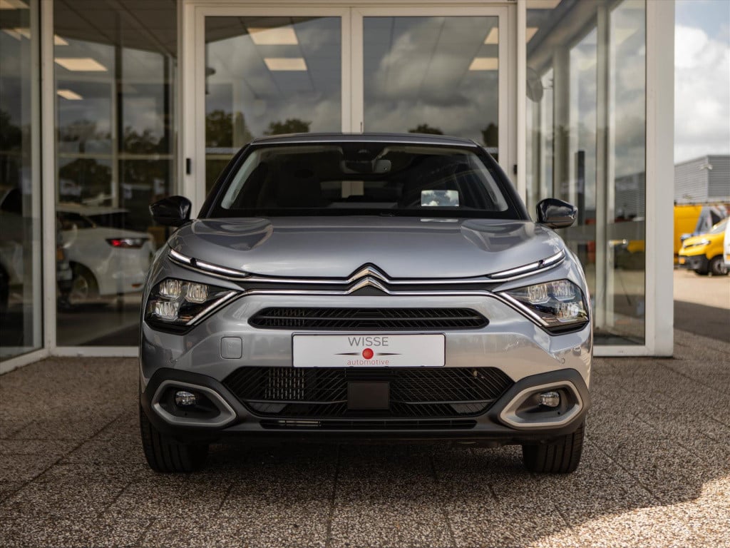 Citroen C4 1.2 puretech 130pk shine automaat | navigatie | hud | stoelverwa